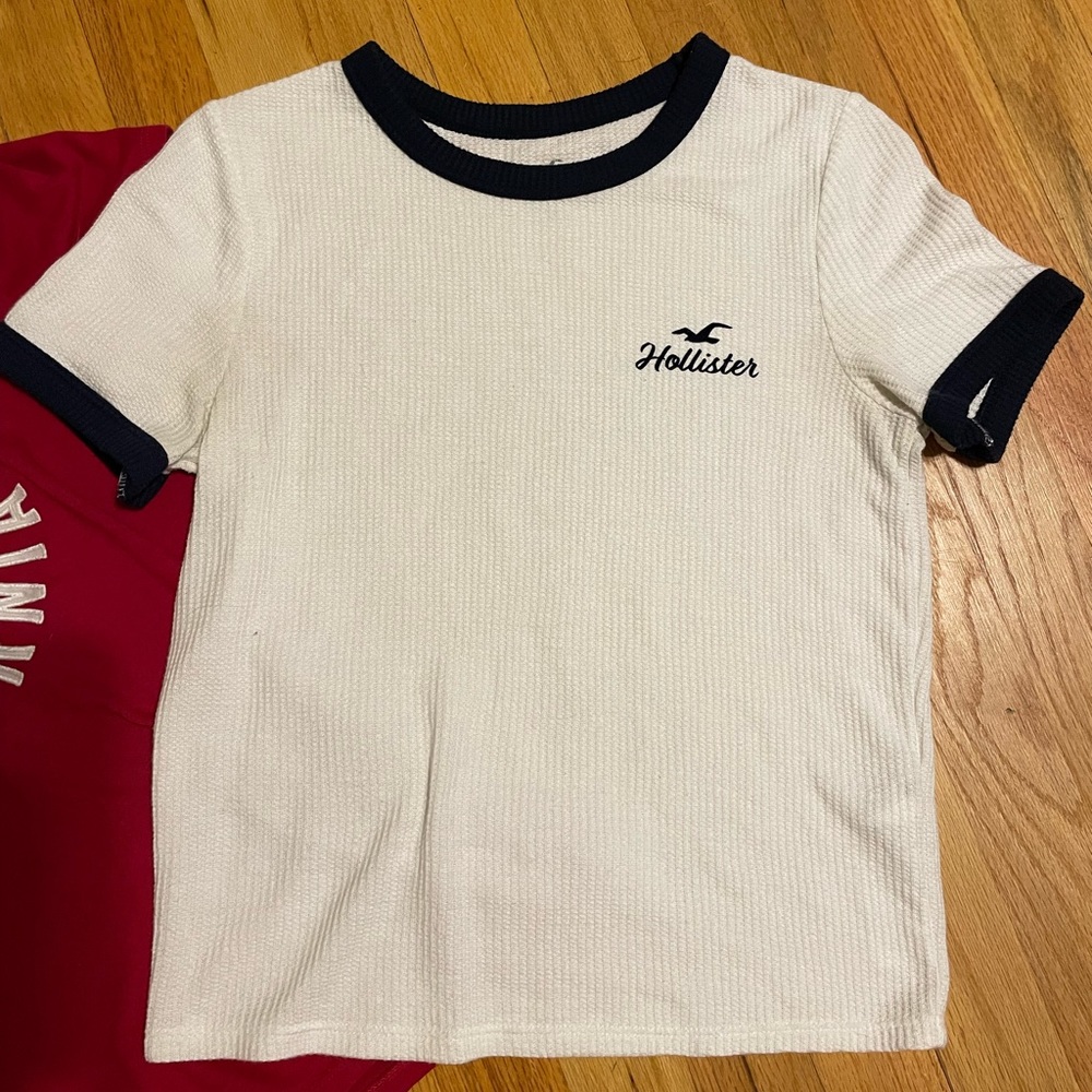 HOLLISTER SHIRT BUNDLE - Picture 2 of 7